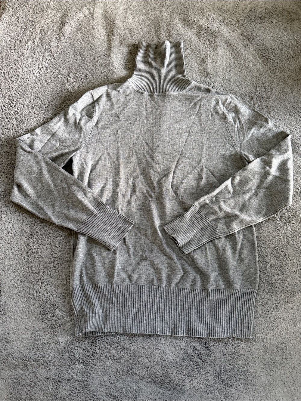 Time and Tru Light Gray Women's Turtleneck Sweater